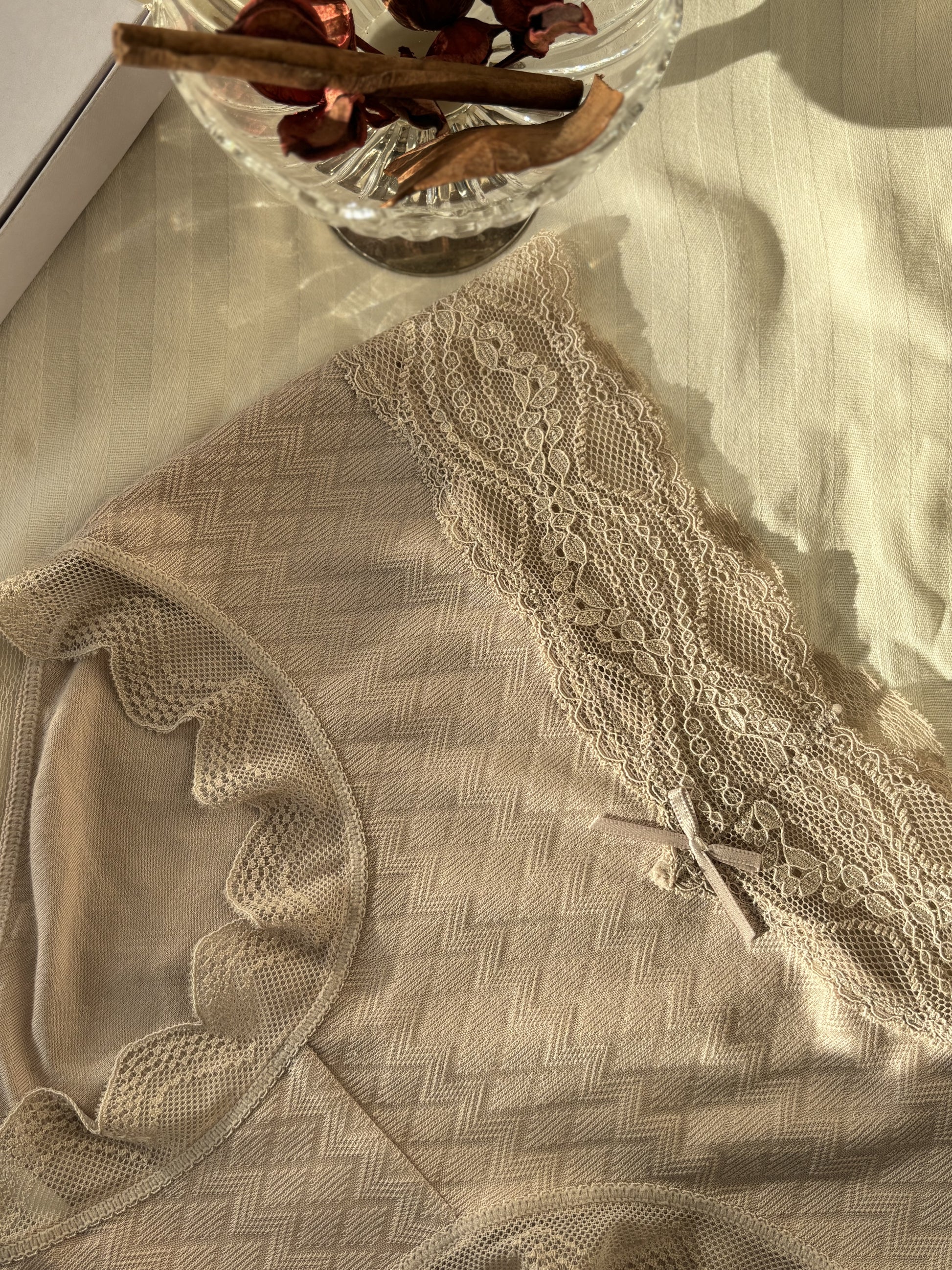 Color-Taupe